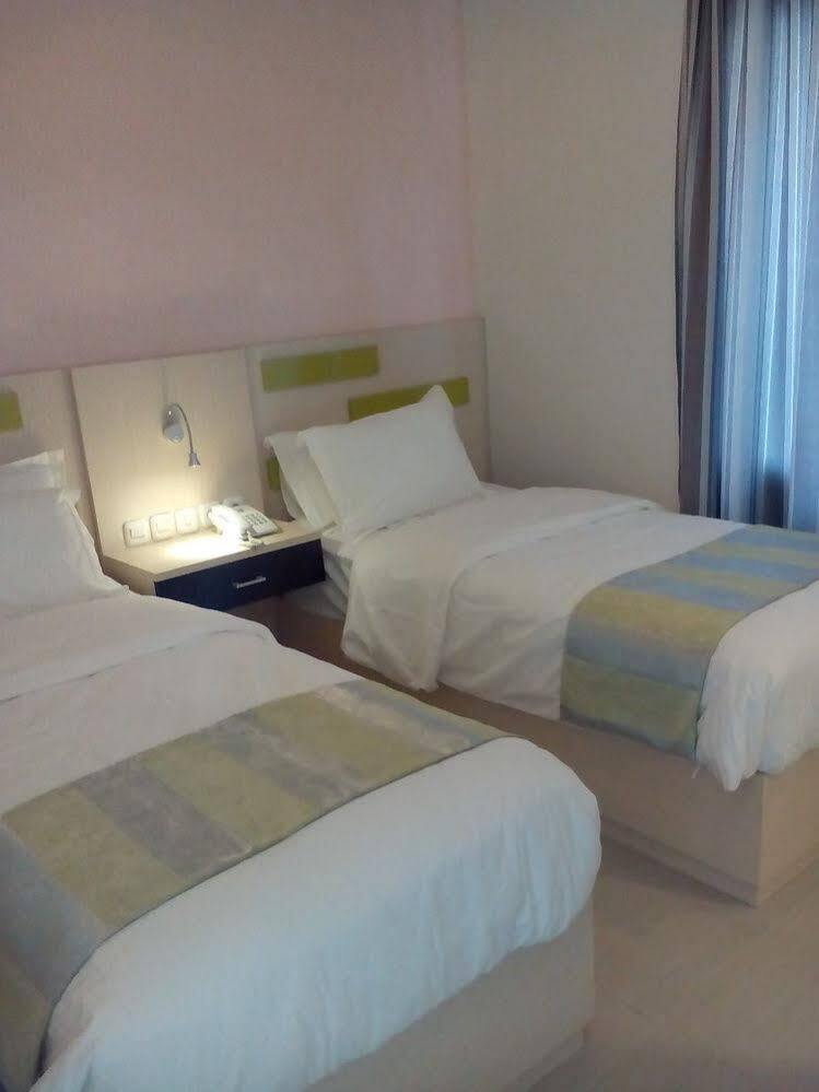 The Arizon At Malioboro Hotel Yogyakarta Exterior foto