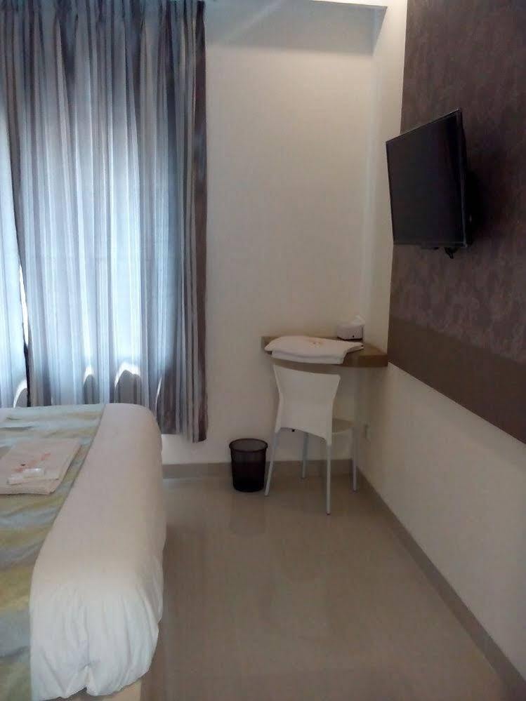 The Arizon At Malioboro Hotel Yogyakarta Exterior foto